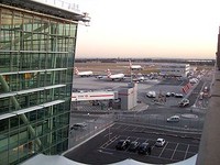 Хитроу заплатит полмиллиона фунтов за очереди на досмотр