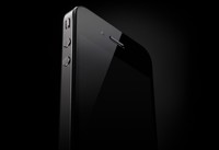 Загоревшийся на борту iPhone 4 потушили без паники