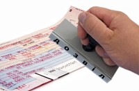 Кабмин ввел ограничения на командировоки работников гос учереждений