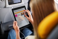Авиакомпания Lufthansa будет предоставлять пассажирам планшеты