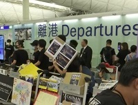 Протесты в Гонконге: столкновения демонстрантов с полицией